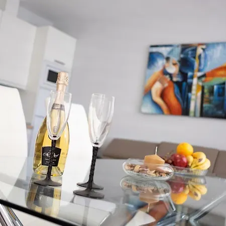 Lovely Apartament Near The Beanch Of アパート トレモリノス