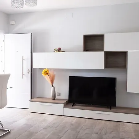 Lovely Apartament Near The Beanch Of アパート トレモリノス