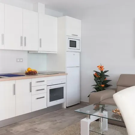 Lovely Apartament Near The Beanch Of * Τορρεμολίνος